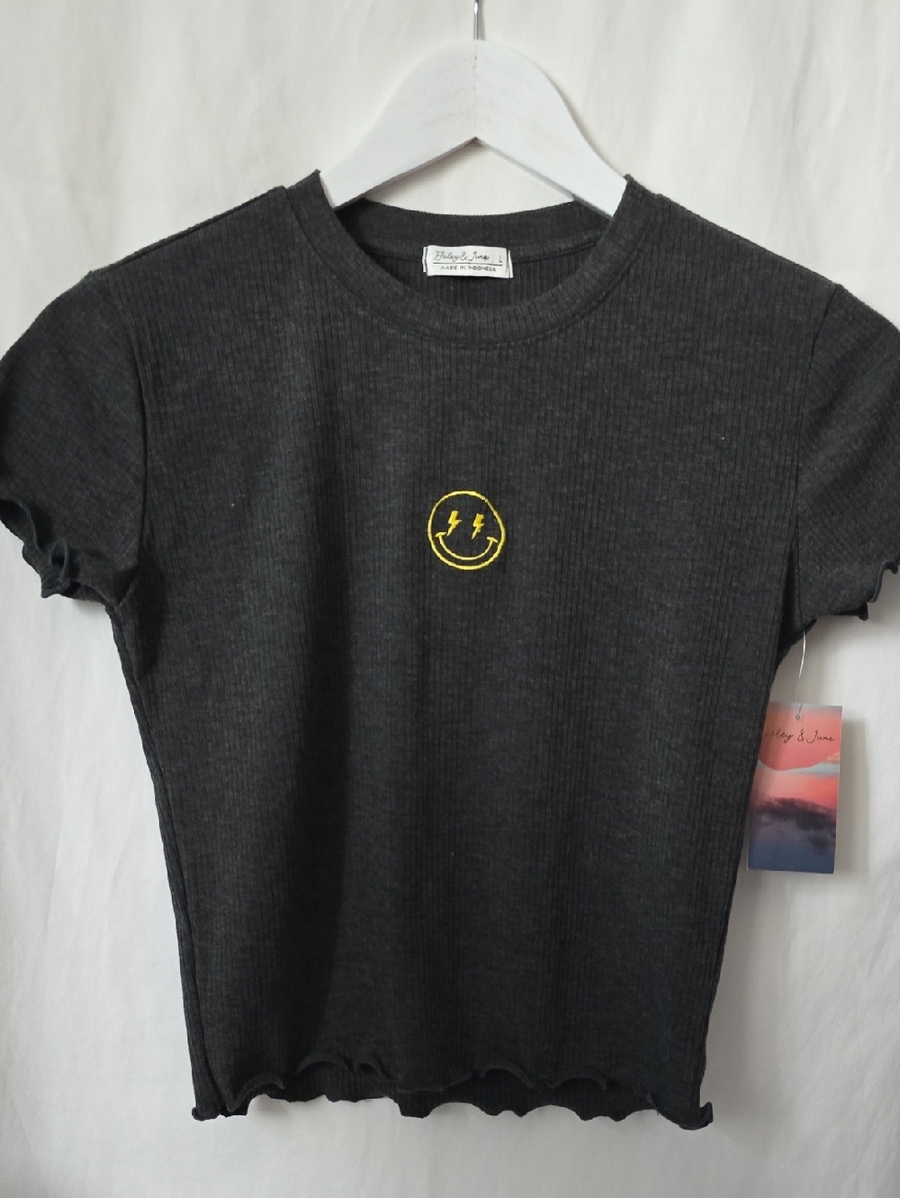 Haley & June Ribbed Tee with Embroidered Yellow Lightning Smile NWT Y2K Large